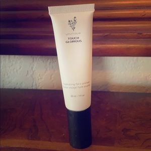 Younique Touch Glorious Hydrating Face Primer